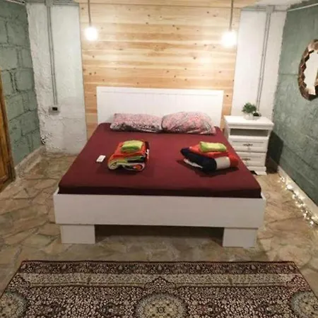 Old Town Hostel *
